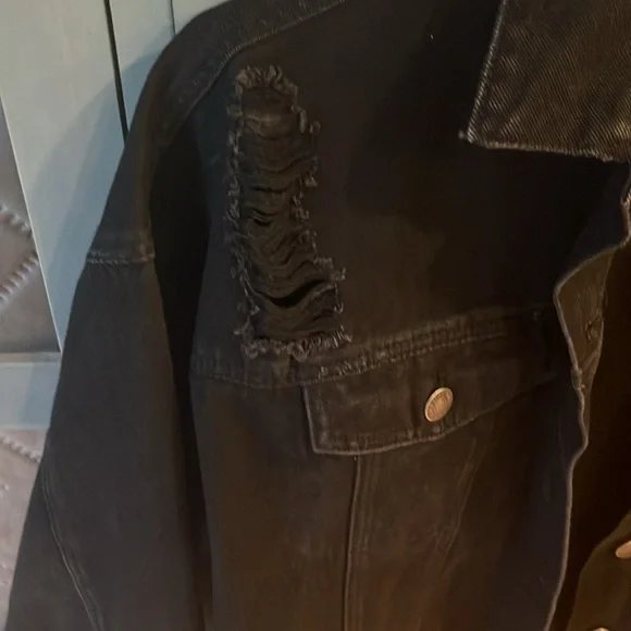 Forever 21 medium black jean jacket - Picture 2 of 6